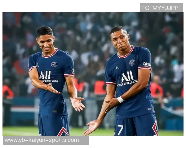 阿什拉夫上半场双响助巴黎领先两球展现边后卫实力 阿什拉夫上半场双响助巴黎领先两球展现边后卫实力