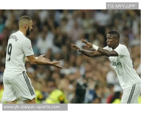 卡马乔谈维尼修斯情绪波动与阿隆索适应首赛季的挑战 卡马乔谈维尼修斯情绪波动与阿隆索适应首赛季的挑战